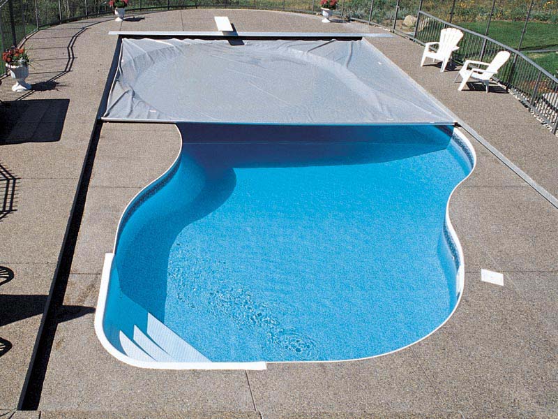 Pool cover automatic
